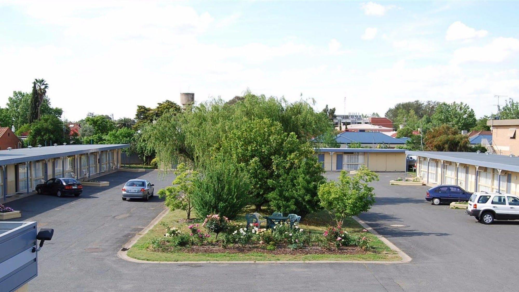 Motor Motel 3*